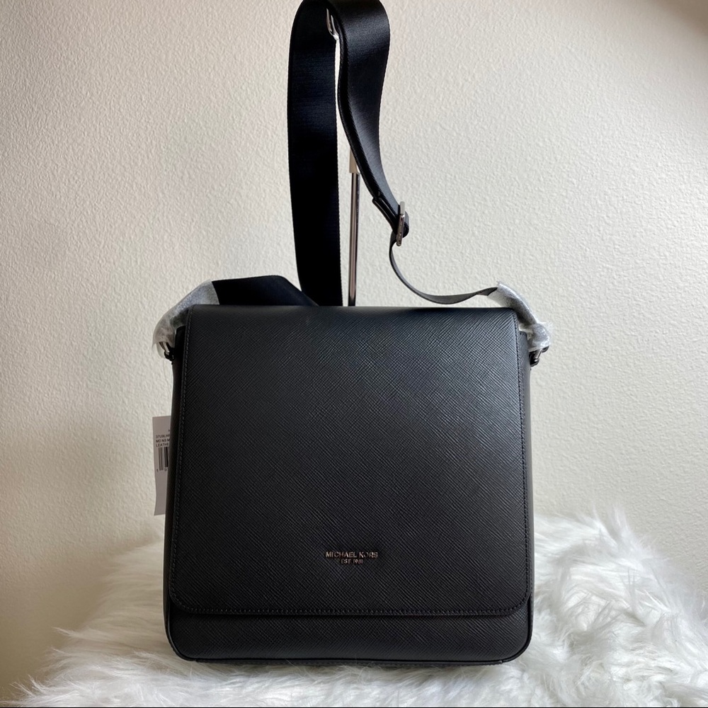 Michael Kors Men’s Medium Leather Messenger Bag
